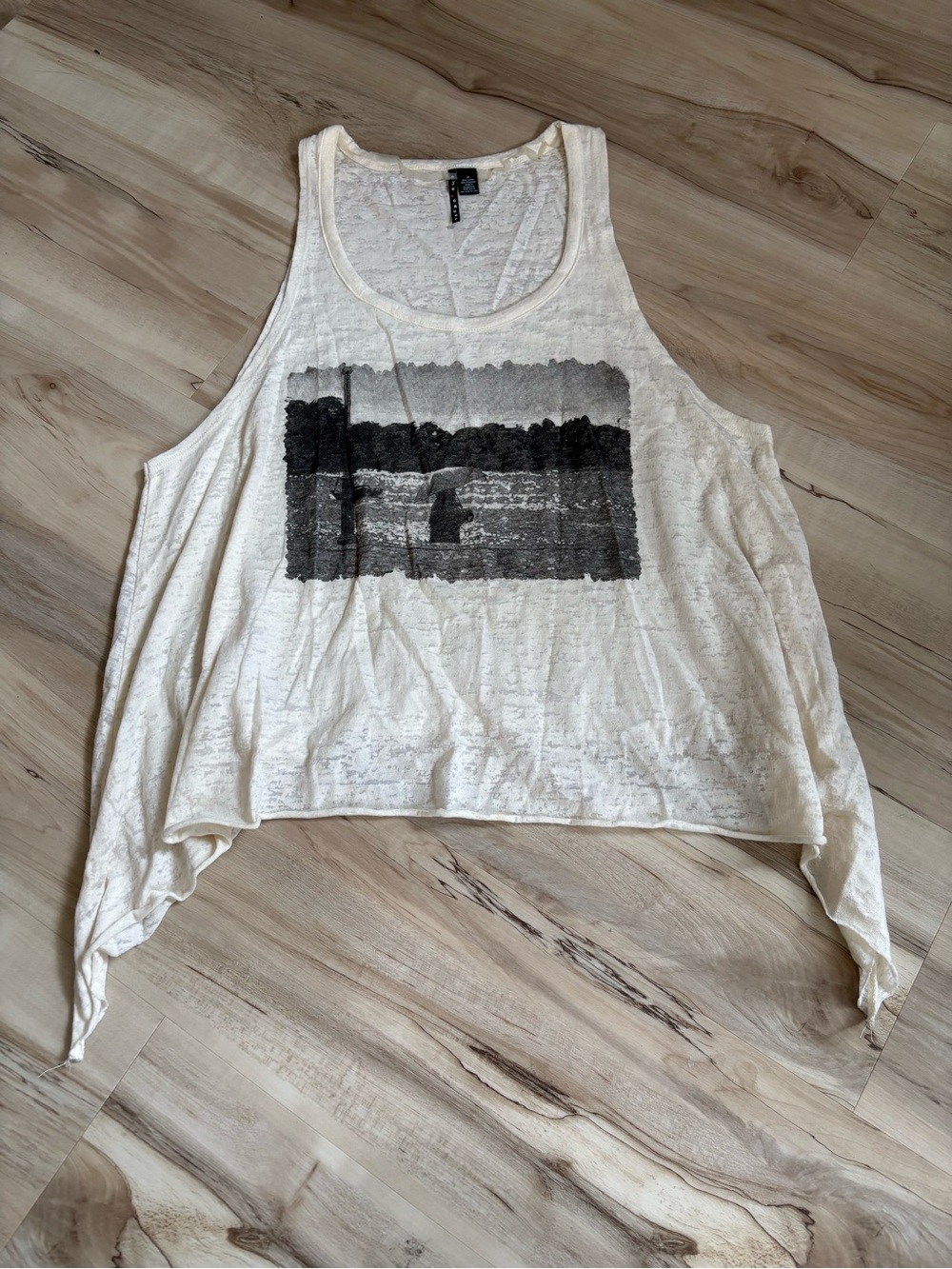 eye candy Cream Graphic Scoop Neck Tank Top
